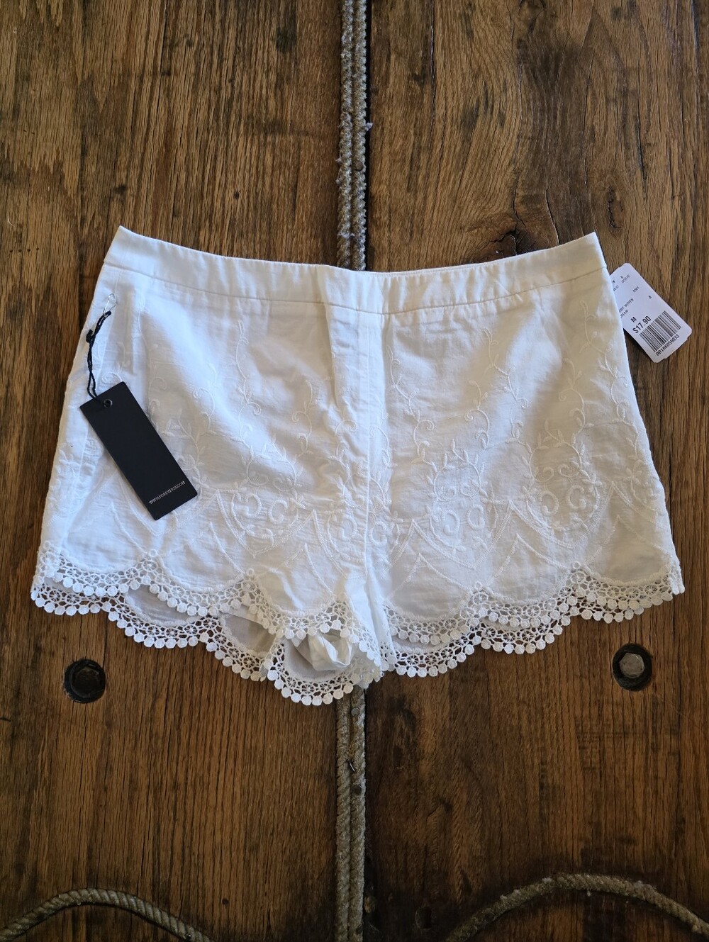 Forever 21 Cream White Lace Shorts Womens Size Medium